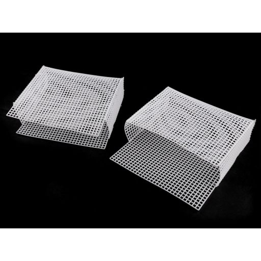 Műanyag keresztszemes alapanyag / kézitáska