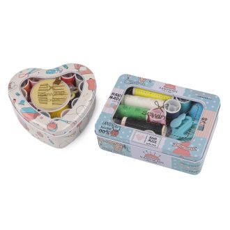 Varrókészlet fémdobozban