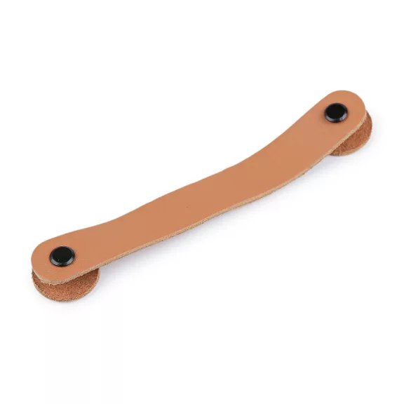 Bőr fül / fogantyú kosarakhoz és fedőkhöz, csavaros szegecs 2x15 cm - természetes barna (1 db-os csomagolás) Bőr fül / fogantyú kosarakhoz és fedőkhöz, csavaros szegecs 2x15 cm - természetes barna (1 db-os csomagolás)
