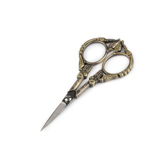 Hímzőolló díszített