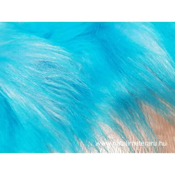 Melánzs türkizkék hosszú szálú műszőrme csík 40 cm x 148 cm Melánzs türkizkék hosszú szálú műszőrme csík 40 cm x 148 cm
