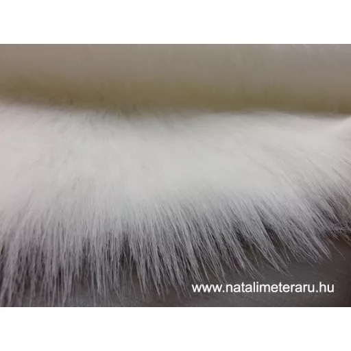 Törtfehér hosszú szálú műszőrme csík 20 cm x 148 cm