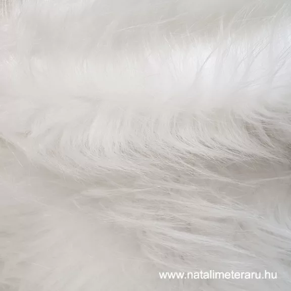 Törtfehér hosszú szálú műszőrme csík 40 cm x 148 cm Törtfehér hosszú szálú műszőrme csík 40 cm x 148 cm
