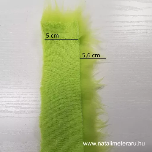 Grincs zöld középhosszú szálú műszőrme csík  5 cm x 148 cm