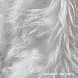 Törtfehér középhosszú műszőrme 
