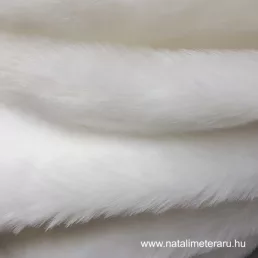 Fehér középhosszú nyírt műszőrme