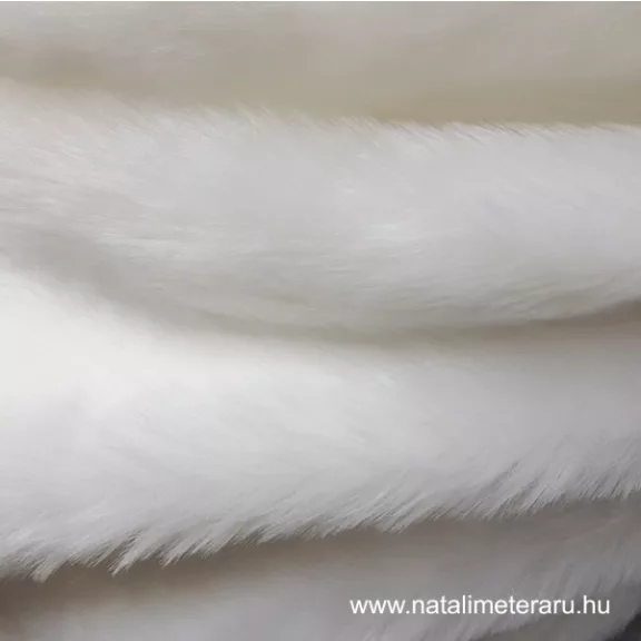 Fehér középhosszú nyírt műszőrme Fehér középhosszú nyírt műszőrme