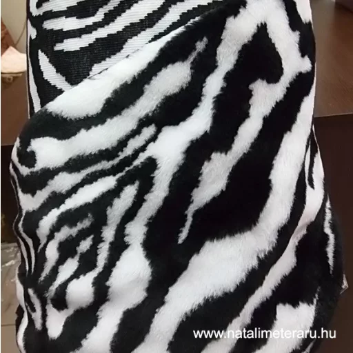 Zebra mintás műszőrme csík 20 cm x 148 cm